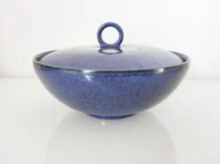 Bonbonnière en céramique bleue foncée