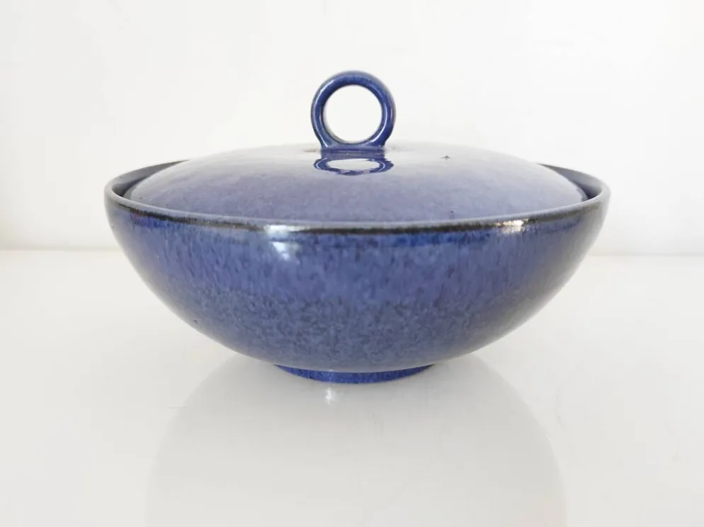 Bonbonnière en céramique bleue foncée