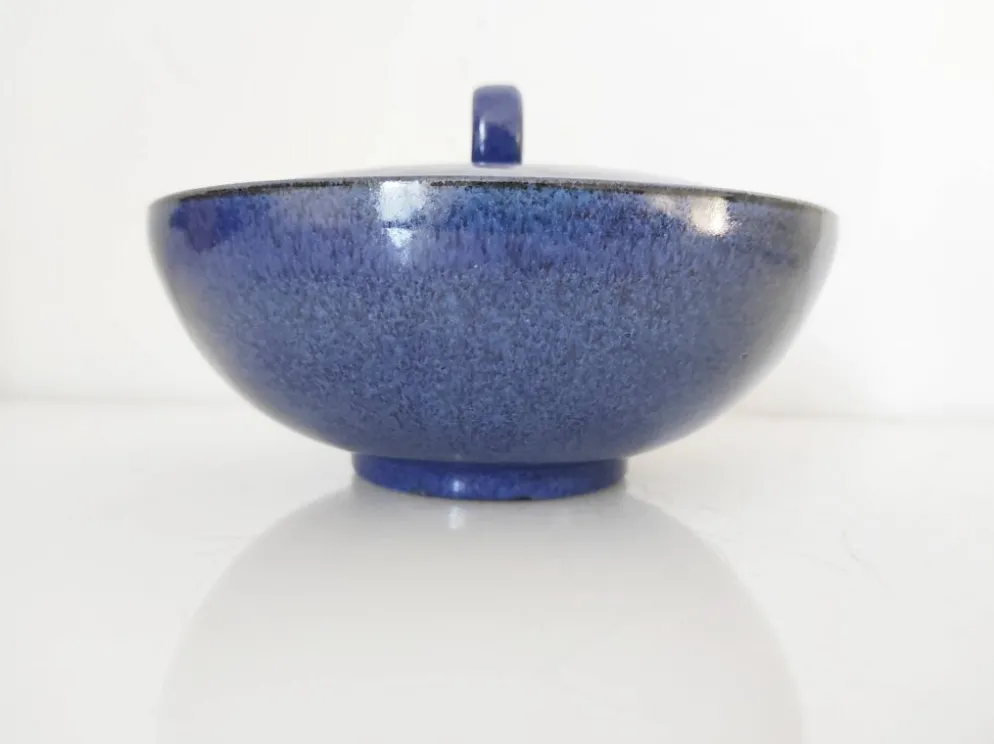 Bonbonnière en céramique bleue foncée