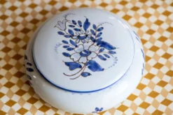 Bonbonnière en faïence de Nevers - Atelier C. Girande