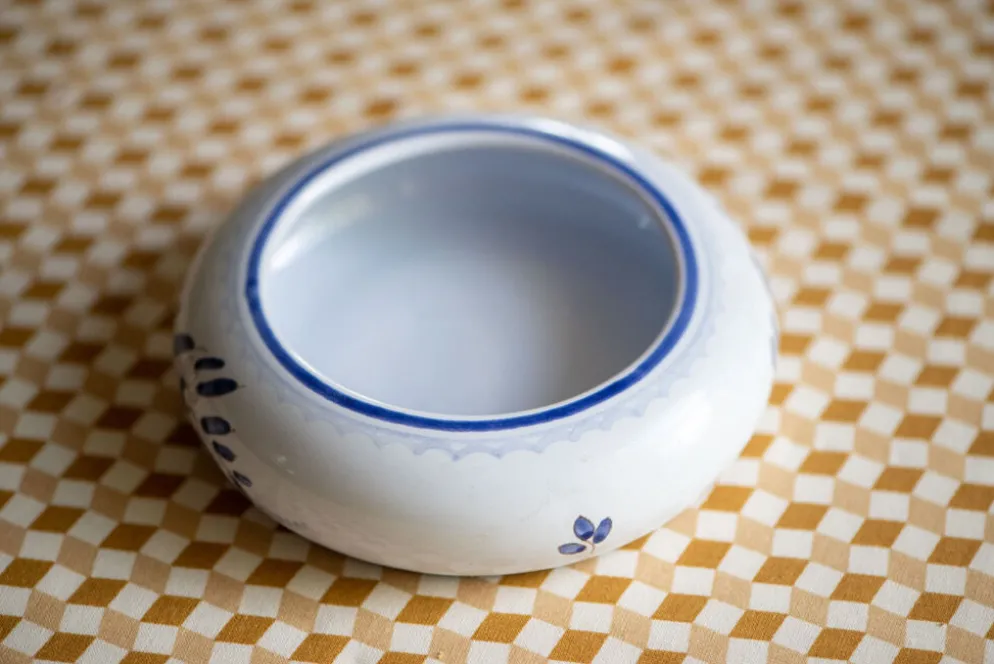Bonbonnière en faïence de Nevers - Atelier C. Girande