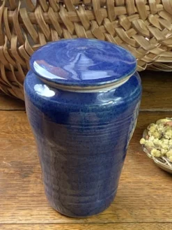 Bonbonnière en grès vernissé bleu