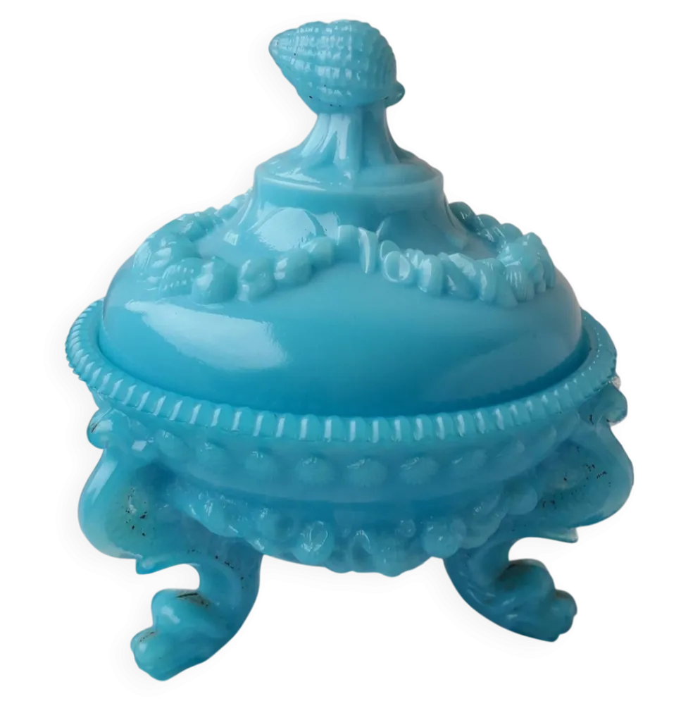 Bonbonnière en opaline bleue