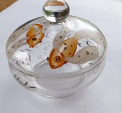 Bonbonnière en verre bohémien antique des années 1930, soufflée à la main et peinte, Art Déco