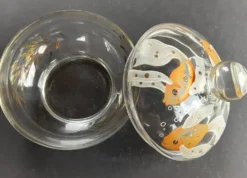 Bonbonnière en verre bohémien antique des années 1930, soufflée à la main et peinte, Art Déco