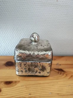 Bonbonnière en verre miroir argenté