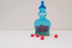 Bonbonnière en verre soufflé à la main par Bertil Vallien pour Kosta Boda, années 1970