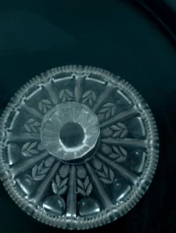 Bonbonnière en Verre Taillé / Cristal Décor Végétal Géométrique
