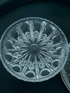 Bonbonnière en Verre Taillé / Cristal Décor Végétal Géométrique