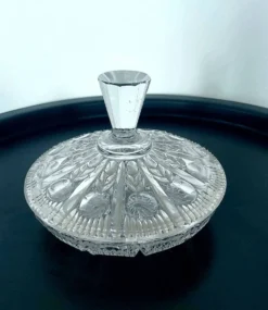 Bonbonnière en Verre Taillé / Cristal Décor Végétal Géométrique
