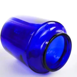 Bonbonnière moderne du milieu du siècle, en verre cobalt, conçue par M. Gołogórski, Pologne, années 1970.