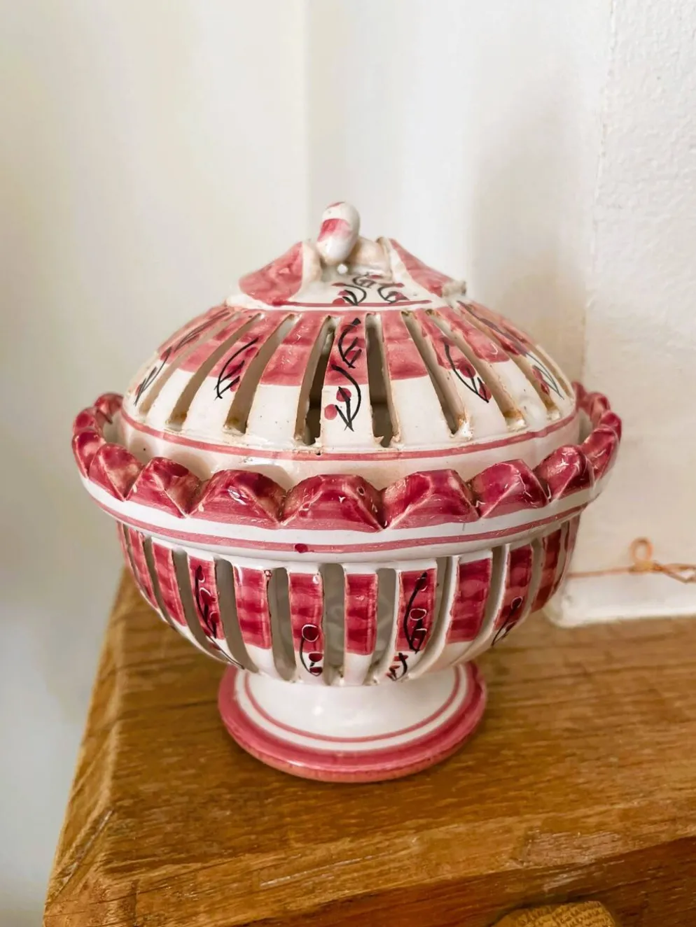 Bonbonnière porcelaine ajourée vintage