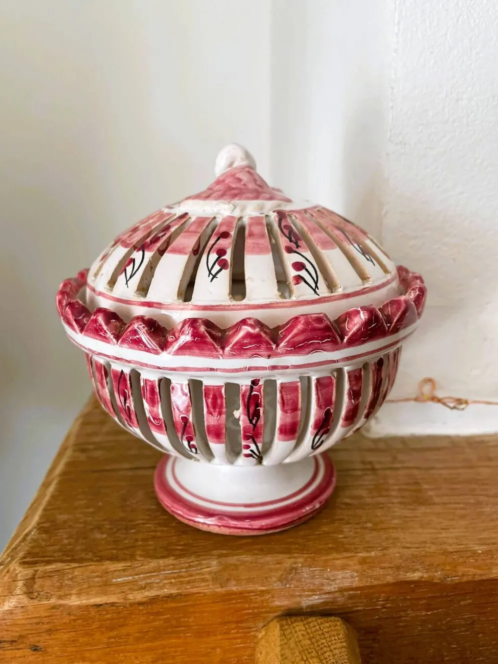 Bonbonnière porcelaine ajourée vintage