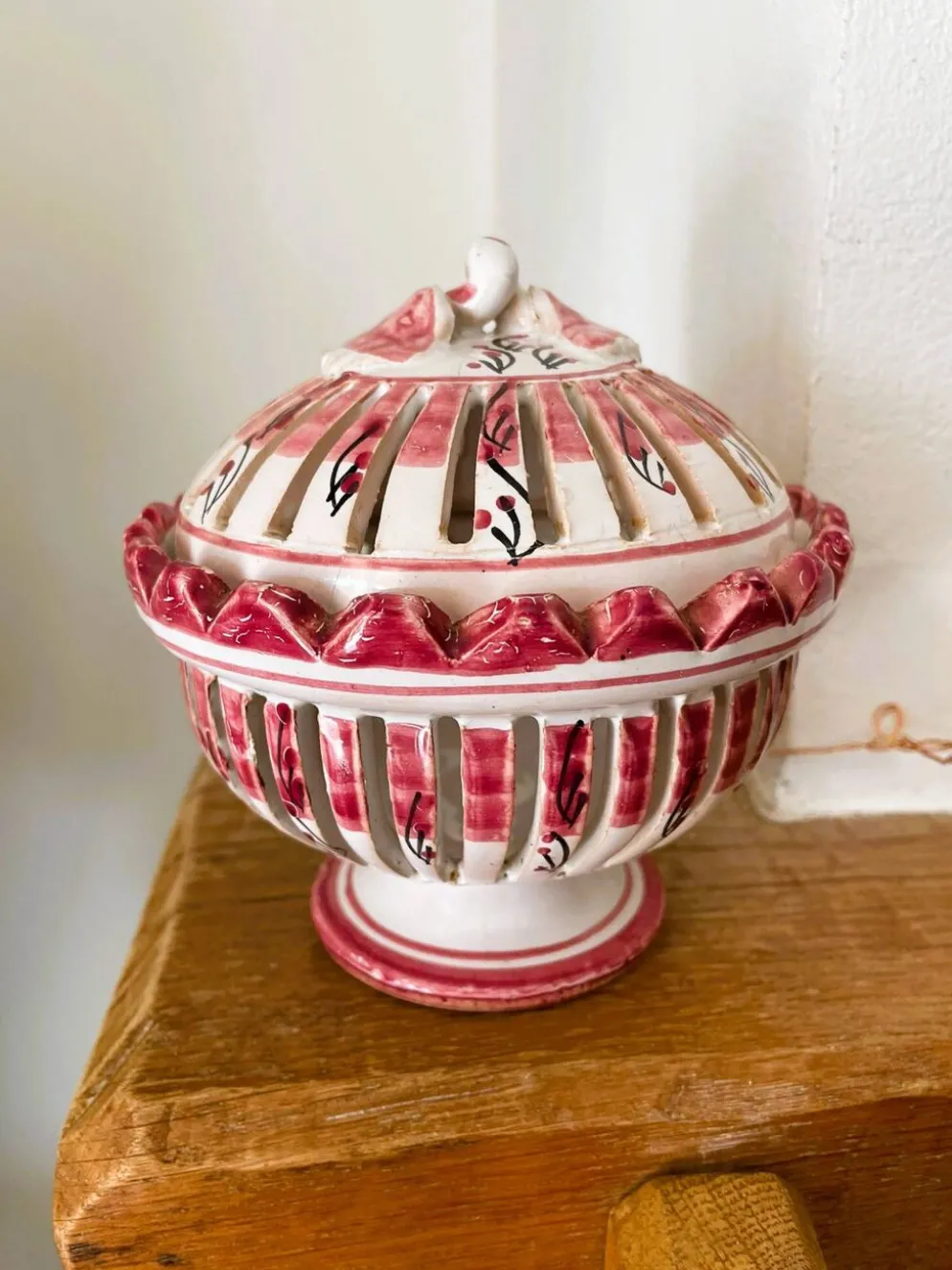 Bonbonnière porcelaine ajourée vintage