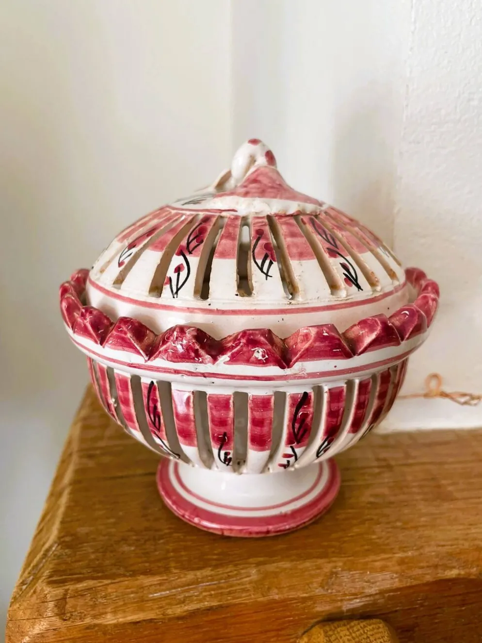Bonbonnière porcelaine ajourée vintage