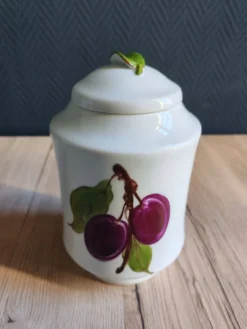 Bonbonnière, pot à confiture en porcelaine motif prunes peint main, signée