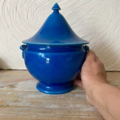 Bonbonnière , soupière en faïence de Malicorne, céramique bleue craquelé