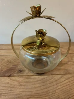 Bonbonnière / Sucrier vintage en verre & laiton doré – Décor Roses sty