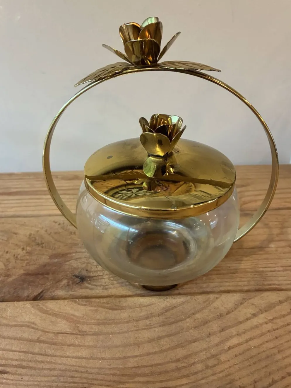 Bonbonnière / Sucrier vintage en verre & laiton doré – Décor Roses sty