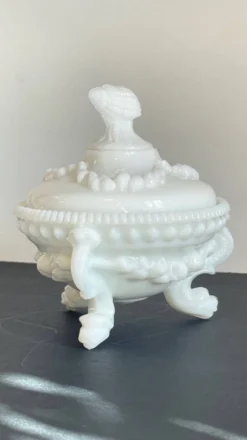 Bonbonnière verre opalin vintage