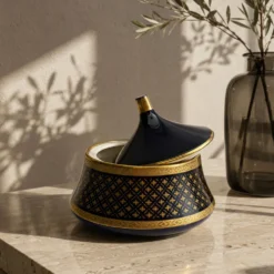Bonbonnière vintage en porcelaine bleu cobalt et dorée
