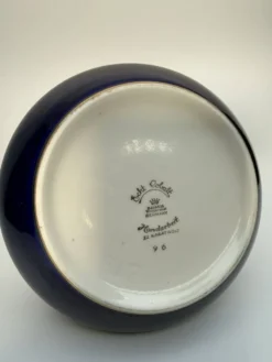 Bonbonnière vintage en porcelaine bleu cobalt et dorée