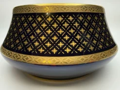 Bonbonnière vintage en porcelaine bleu cobalt et dorée
