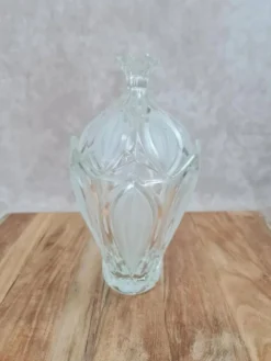 Bonbonnière vintage en verre moulé givré – décor floral