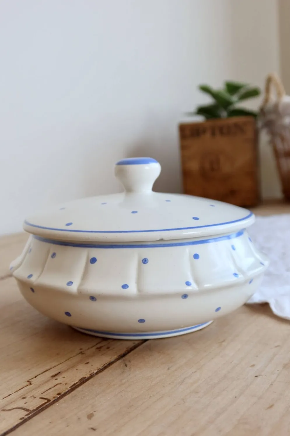 Bonbonnière vintage faïence ivoire pois bleu