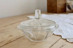 Bonbonnière vintage verre moulé à couvercle – Décor perlé