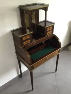 Bonheur Du Jour De Style Louis XVI En Acajou