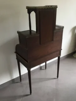 Bonheur Du Jour De Style Louis XVI En Acajou