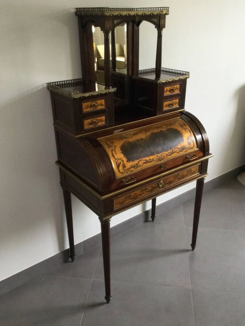 Bonheur Du Jour De Style Louis XVI En Acajou