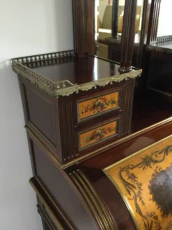 Bonheur Du Jour De Style Louis XVI En Acajou