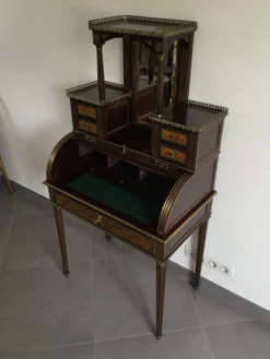 Bonheur Du Jour De Style Louis XVI En Acajou