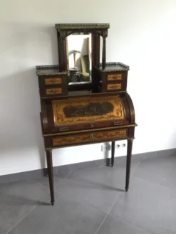 Bonheur Du Jour De Style Louis XVI En Acajou