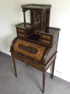 Bonheur Du Jour De Style Louis XVI En Acajou