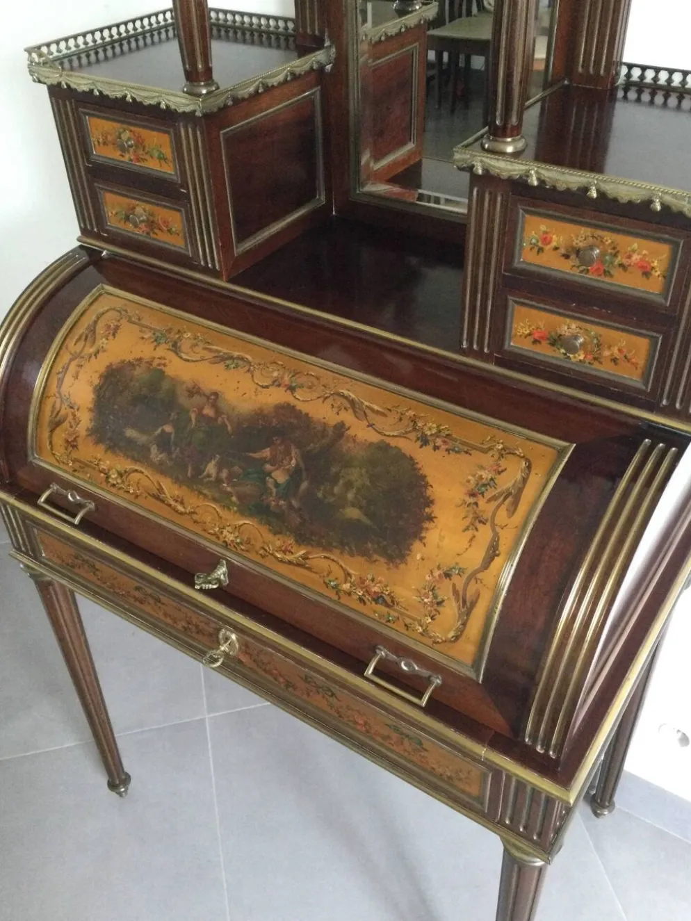 Bonheur Du Jour De Style Louis XVI En Acajou