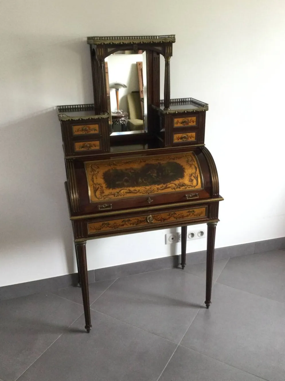 Bonheur Du Jour De Style Louis XVI En Acajou