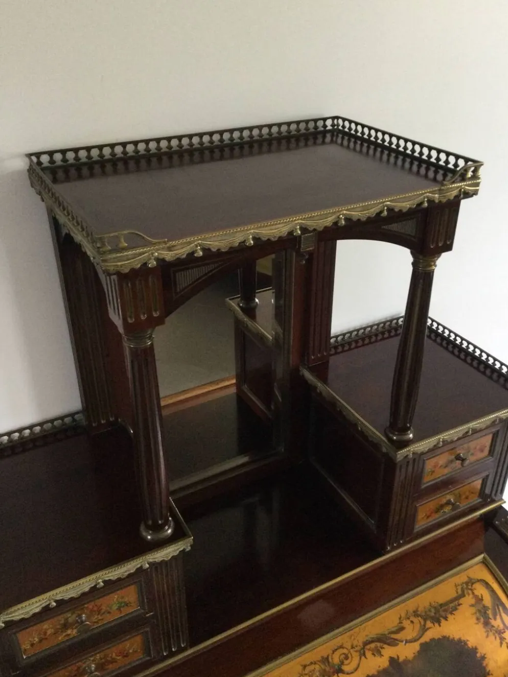 Bonheur Du Jour De Style Louis XVI En Acajou