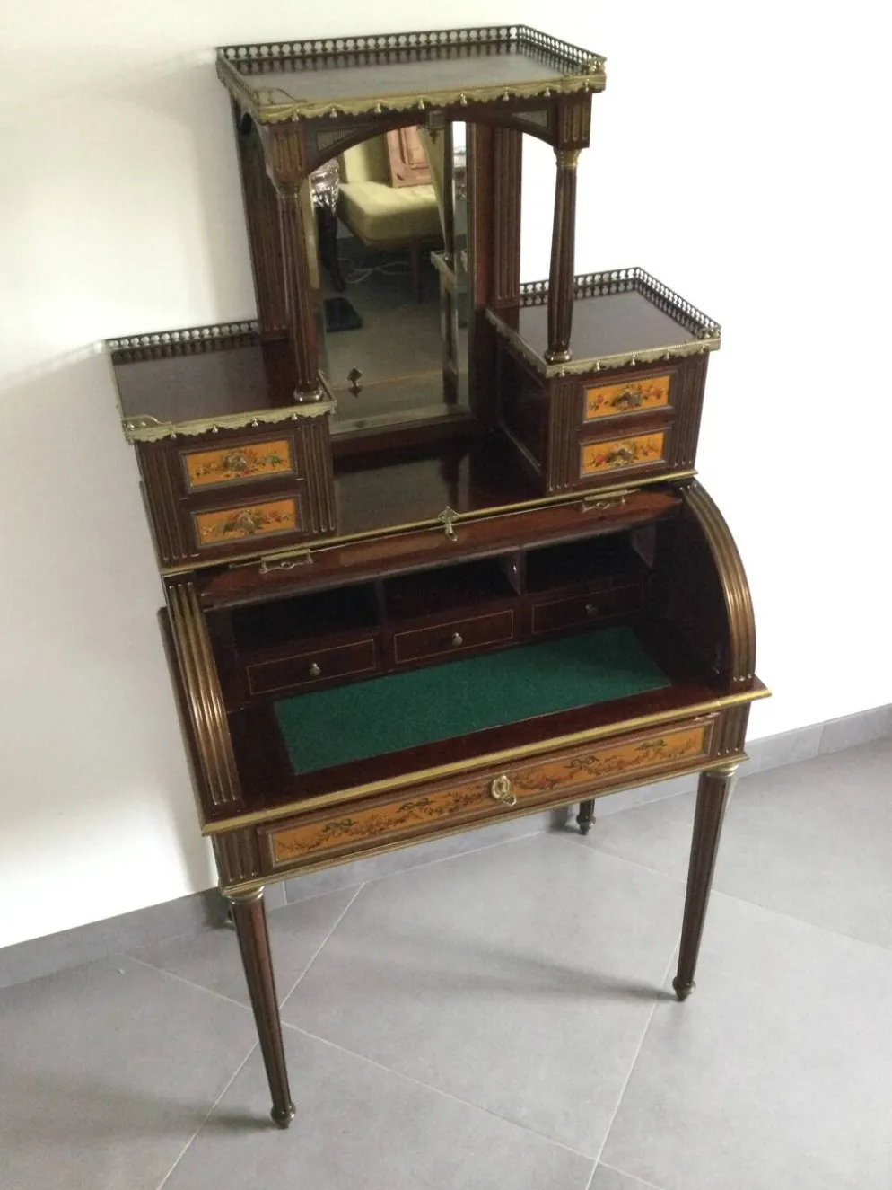 Bonheur Du Jour De Style Louis XVI En Acajou