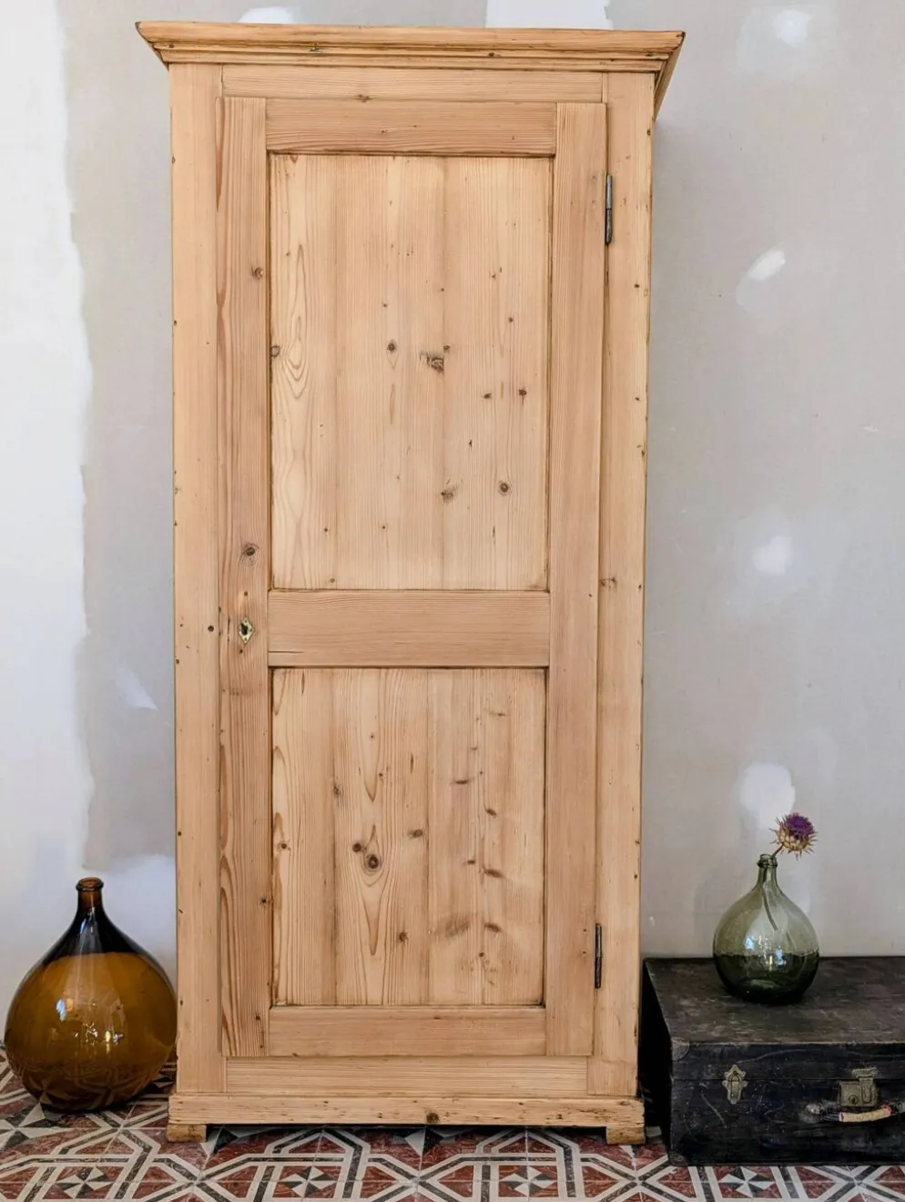 Bonnetière ancienne en pin décapé