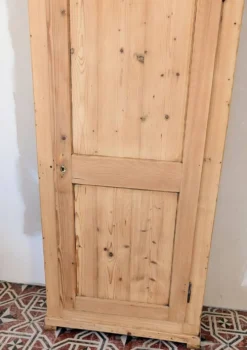 Bonnetière ancienne en pin décapé