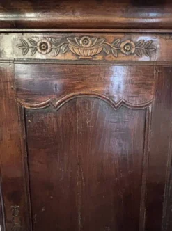 Bonnetière en bois