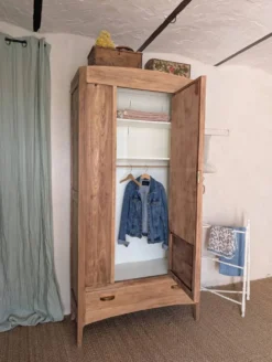 Bonnetière parisienne ancienne avec miroir en bois brut restauré