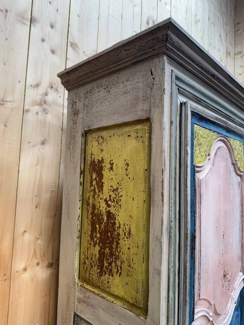 Bonnetière un vantail – Chêne massif polychrome