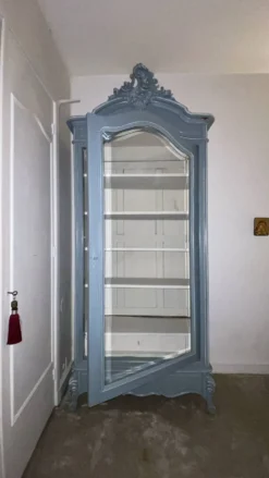 Bonnetière vitrine ancienne