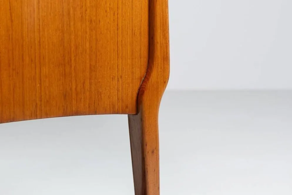 Bosteels Meubelen unique petit buffet en noyer Belgique 1960