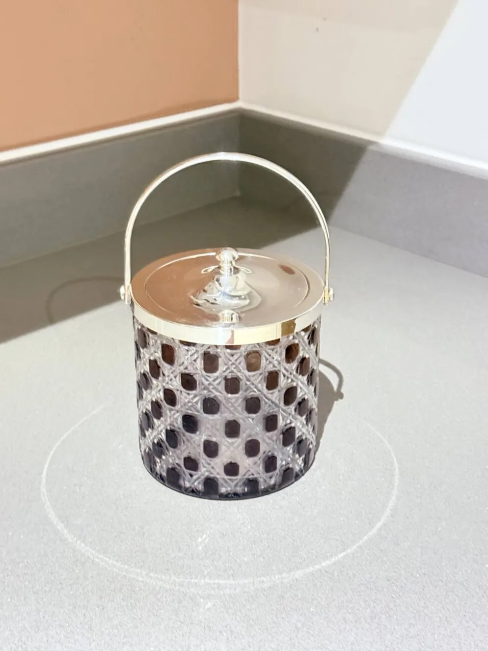 Boîte à biscuits, seau à glace vintage en cristal taillé et métal argenté