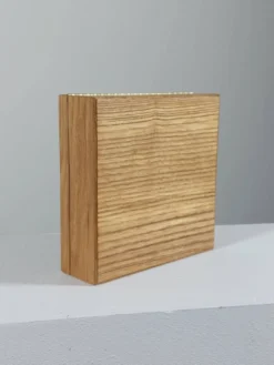 Boîte en bois vintage faite à la main avec des incrustations
